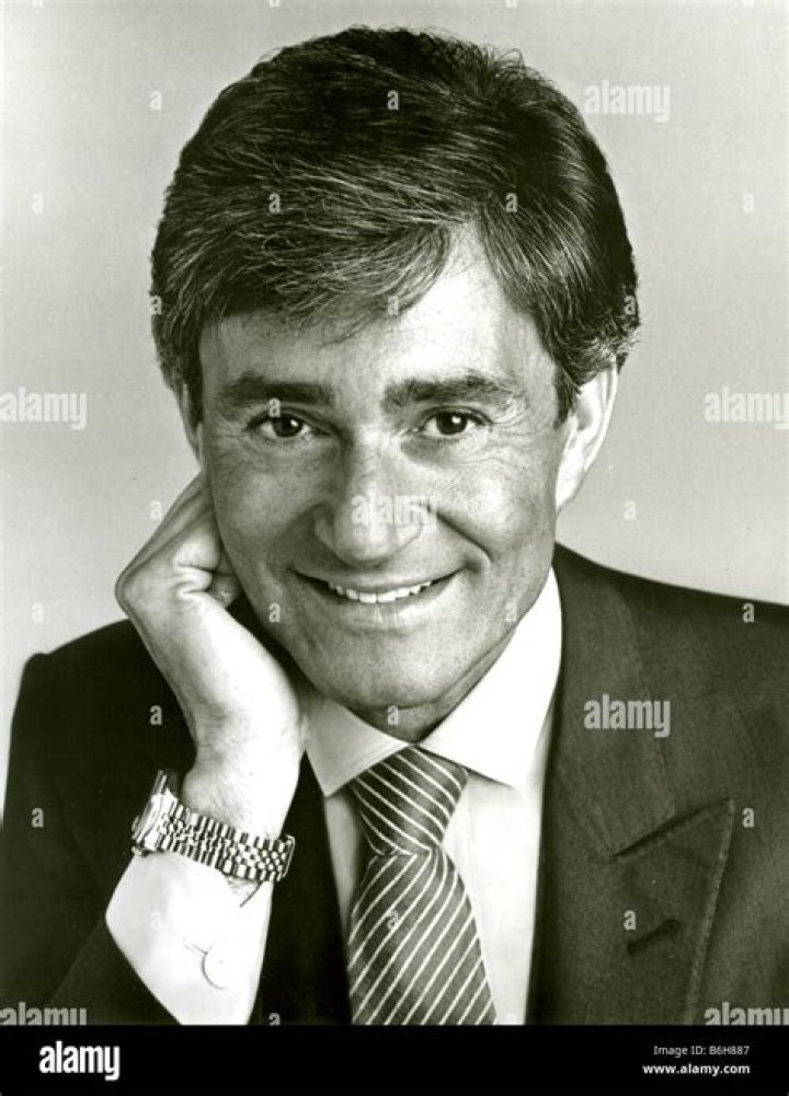 Vidal Sassoon (Stylist) - Age, Birthday, Bio, Facts, Family, Net Worth, Height & More