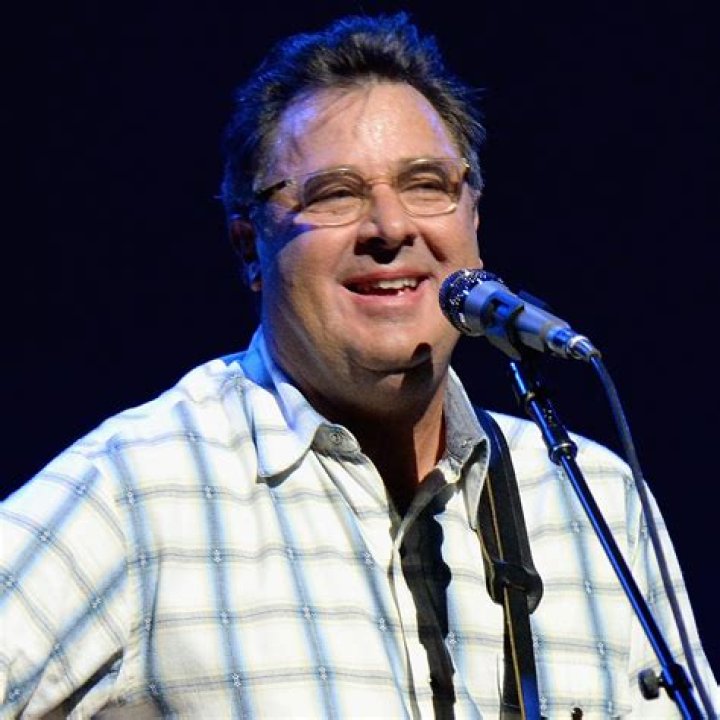 Vince Gill (Country Singer) - Age, Birthday, Bio, Facts, Family, Net Worth, Height & More