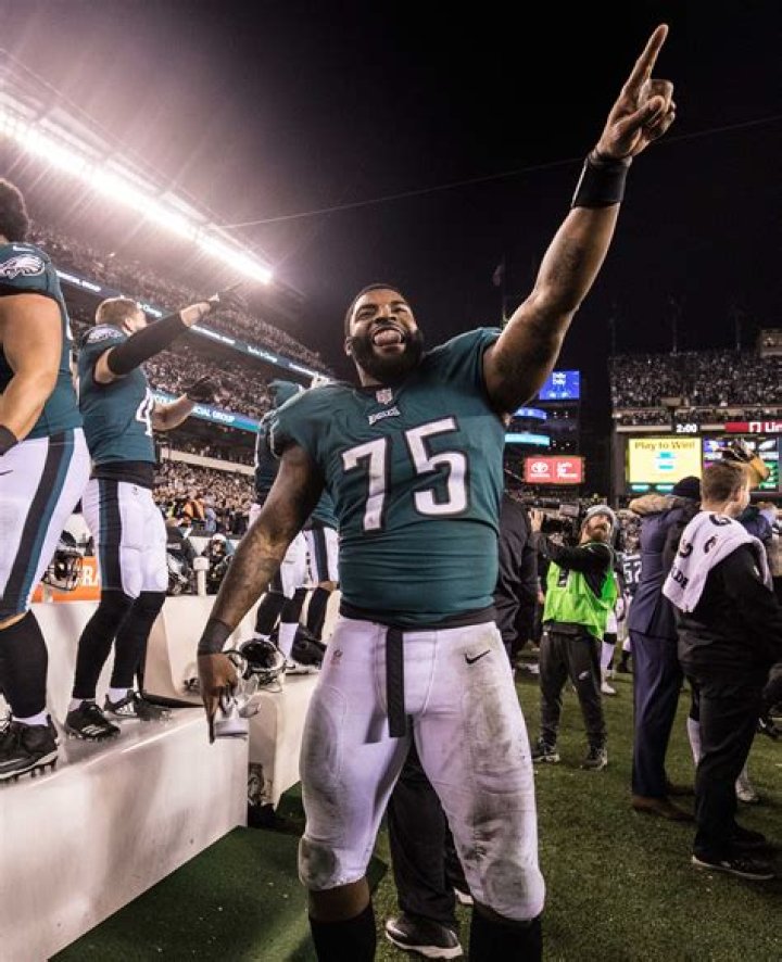 Vinny Curry (Football Player) - Age, Birthday, Bio, Facts, Family, Net Worth, Height & More