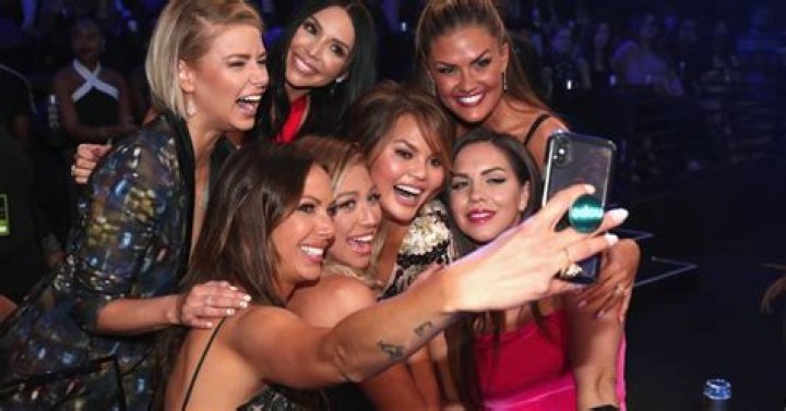 Scheana Marie Wants ‘Vanderpump Rules’ Superfan Chrissy Teigen as Her Next Podcast Guest