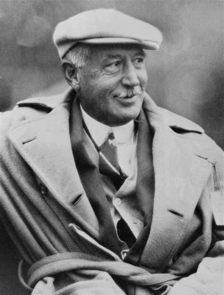 Walter Camp (Football Coach) - Age, Birthday, Bio, Facts, Family, Net Worth, Height & More