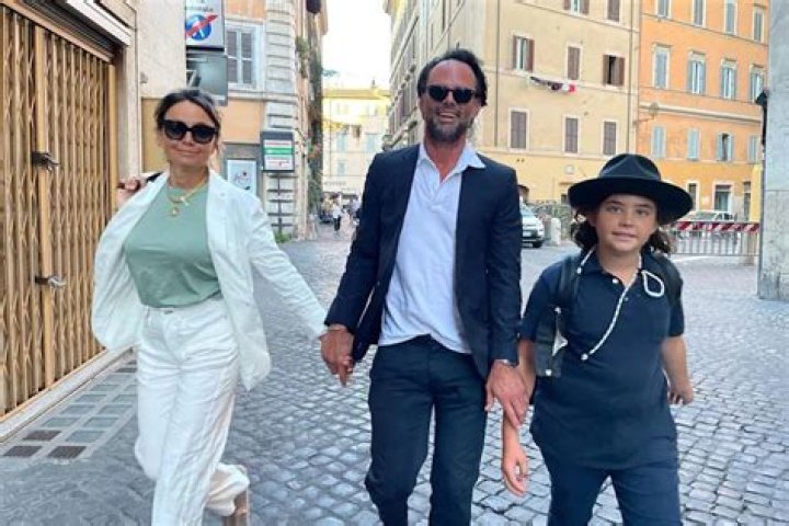 
Walton Goggins Wife Nadia Conners Is A Director 