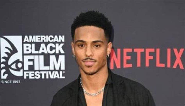 
Warren Powers Height, Weight, Net Worth, Age, Birthday, Wikipedia, Who, Nationality, Biography 