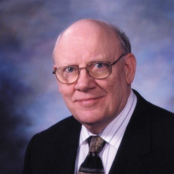 Warren W. Wiersbe Biography, Age, Height, Wife, Net Worth and Family