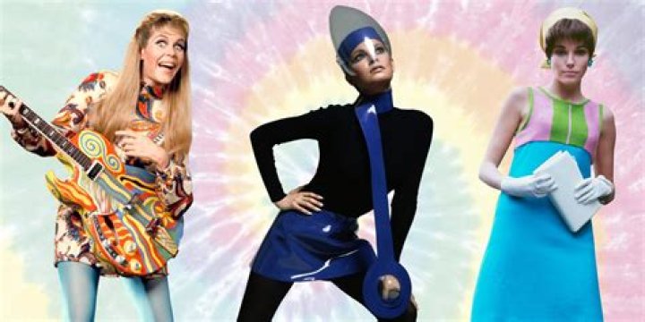 14 Historical Fashion Trends Best Left In The Past