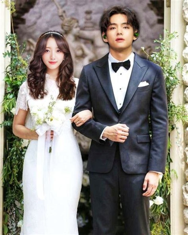 What age did Kim Taehyung get married?