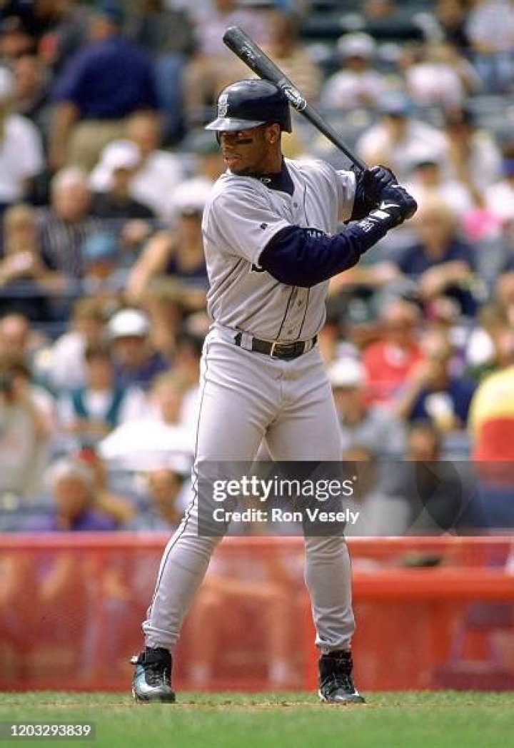 What bat did Ken Griffey Jr use? – Celebrity.fm – #1 Official Stars, Business & People Network, Wiki, Success story, Biography & Quotes