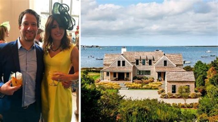 What do Dave Portnoy’s parents do?