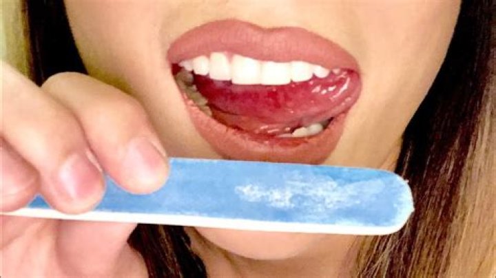 ¿Qué pasa si te limas los dientes con una lima de uñas? – Celebrity.fm