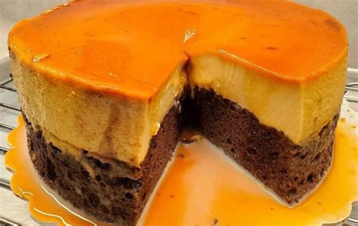 What happens to the cakes on Baking Impossible?