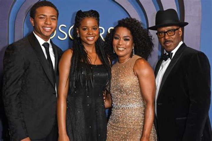 What is Angela Bassett’s husband’s net worth?