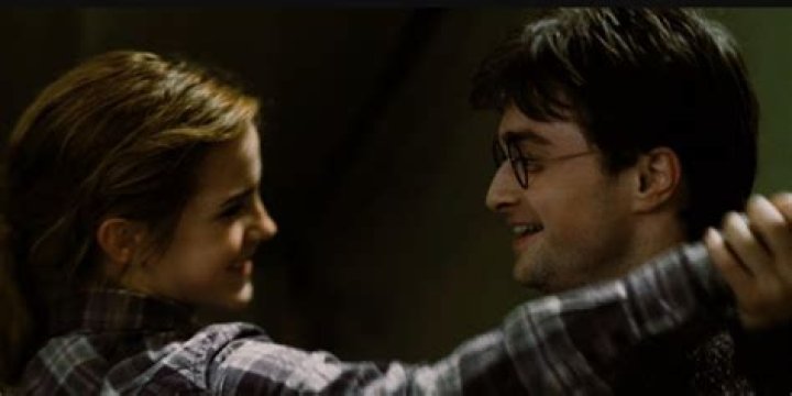 Quelle est la chanson sur laquelle Harry et Hermione dansent dans Deathly Hallows Part 1 ? – Celebrity.fm