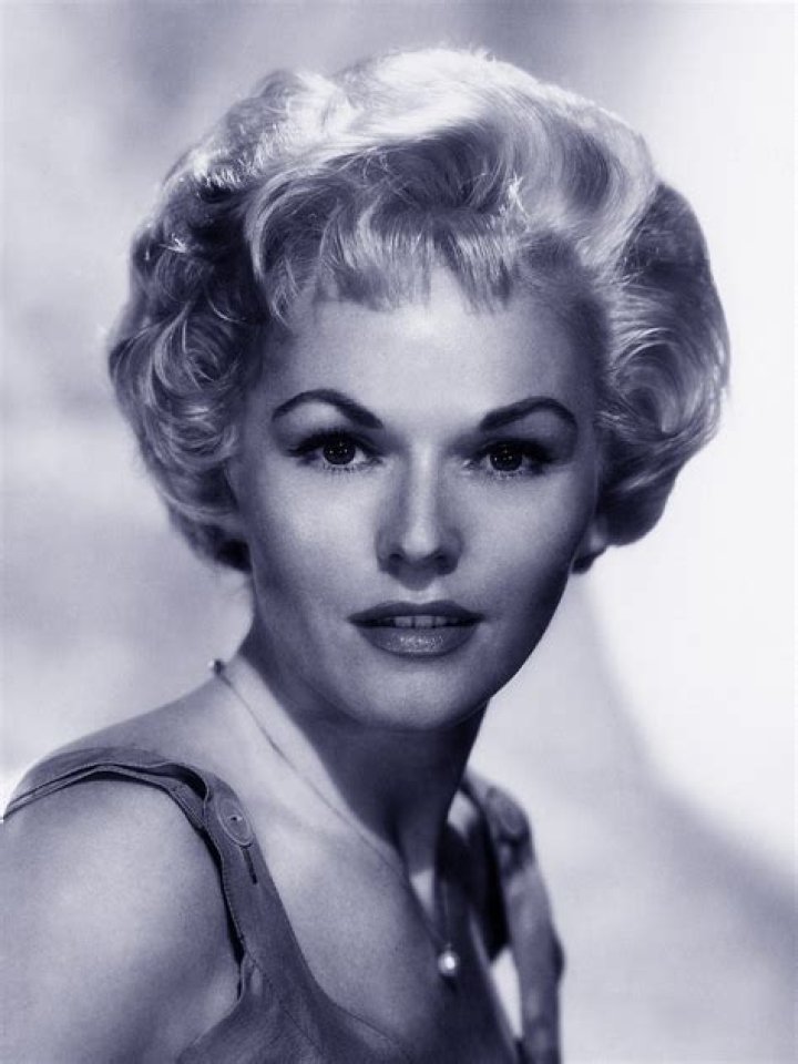 Whitney Blake Biography, Age, Height, Husband, Net Worth, Family