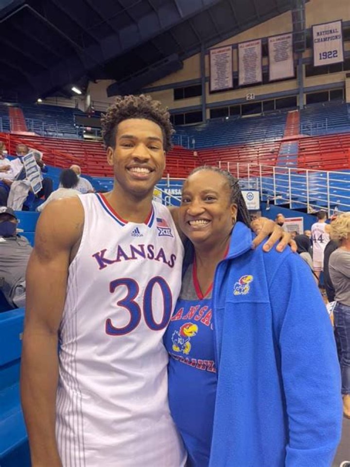 
Who Are Erica Agbaji And Olofu Agbaji? Details On Kansas Shooting Guard Ochai Agbaji Parents And Family 