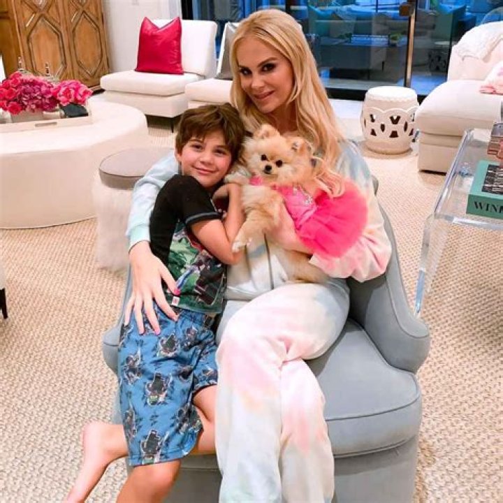 Who are Kameron Westcott parents?