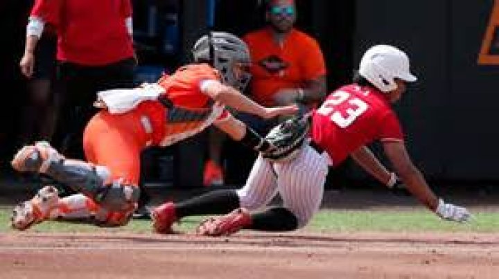 
Who Are Taylor Tuck Parents Ken Tuck & Julie Hartling Tuck? Meet The Softball Player’s Family 