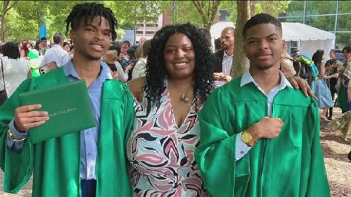 Who are the twins in Entourage? – Celebrity.fm – #1 Official Stars, Business & People Network, Wiki, Success story, Biography & Quotes