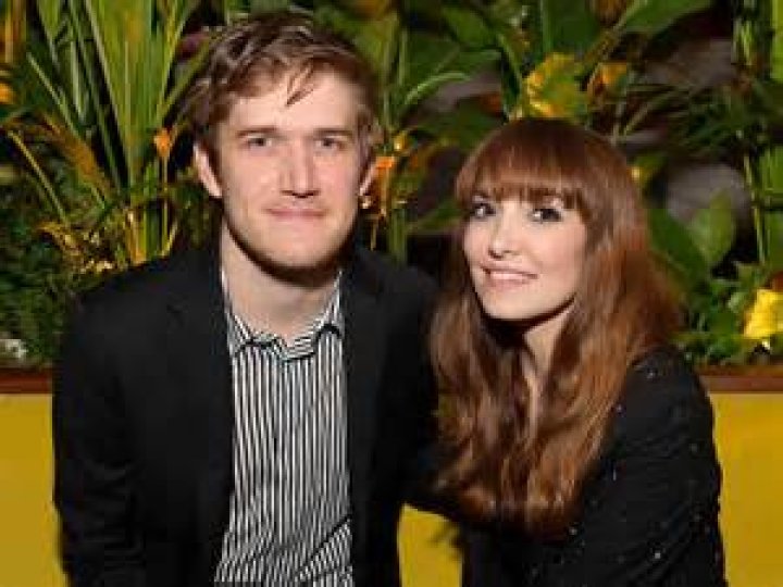 Who is Bo Burnham’s Girlfriend? – Celebsgraphy