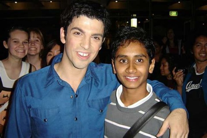 
Who is Chas Licciardello Wife? Is he married? What about his Children and Parents? 