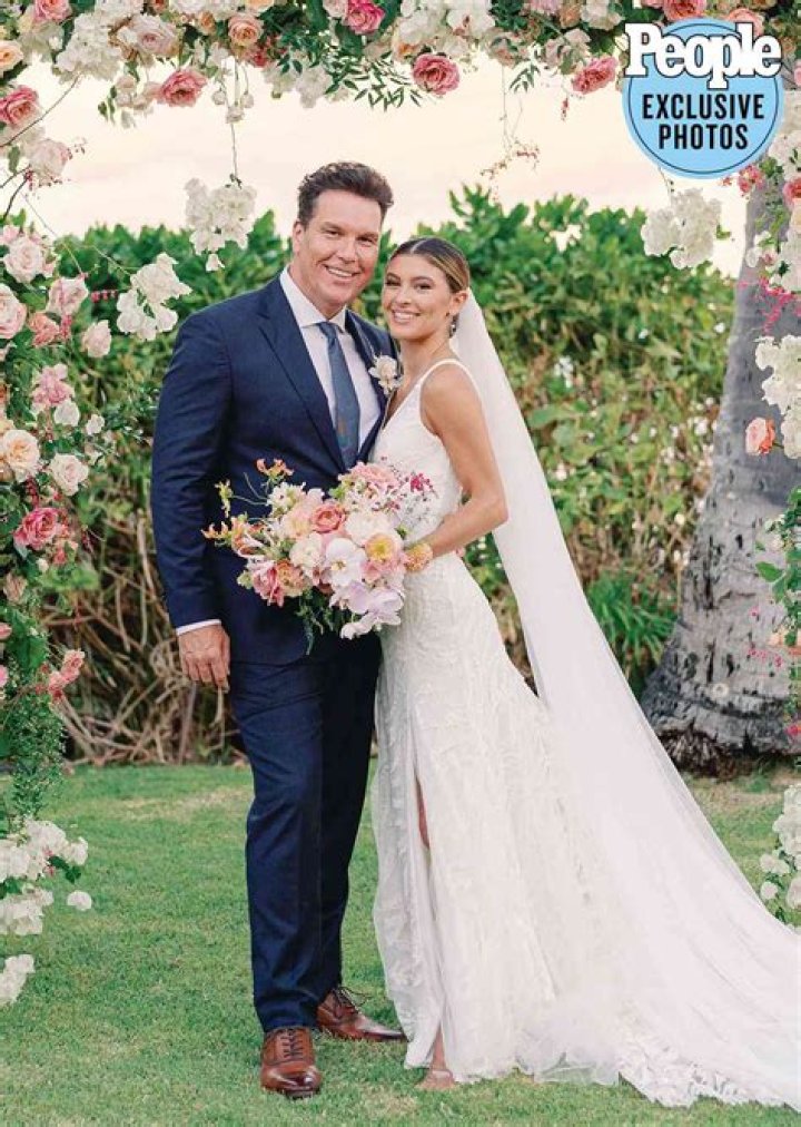
Who Is Dane Cook Partner Kelsi Taylor? What Happened To The American Comedian? 