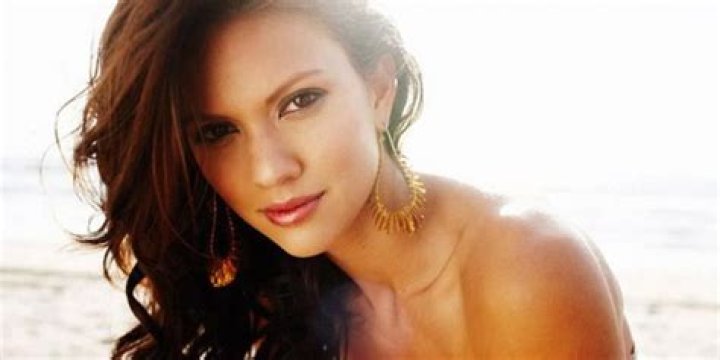 
Who is Daniel Tosh’s ex-girlfriend Megan Abrigo? Her Wiki: Bio, Net Worth, Dating, Engaged, Married 