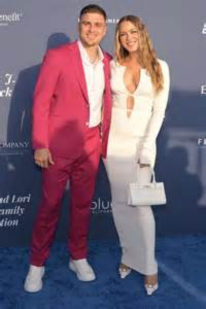 Who is Keith Hernandez wife? – Celebrity.fm – #1 Official Stars, Business & People Network, Wiki, Success story, Biography & Quotes