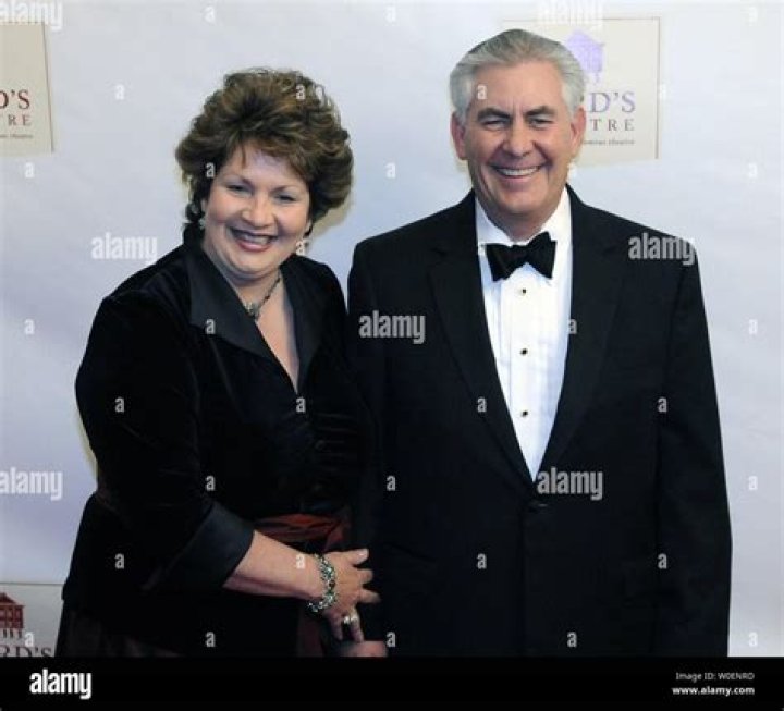 
Who is Rex Tillerson’s wife, Renda St. Clair Bio? Her wiki: bio, age, married, husband, children, ranch, horses 