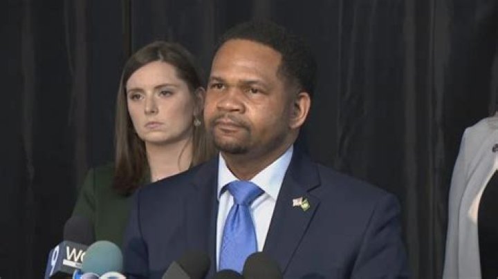 
Who Is Richard Irvin’s Wife, Crystal Irvin? How Rich Is The Mayor of Aurora? 