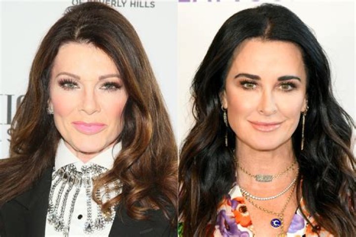 Who is richer Lisa Vanderpump or Kyle Richards?