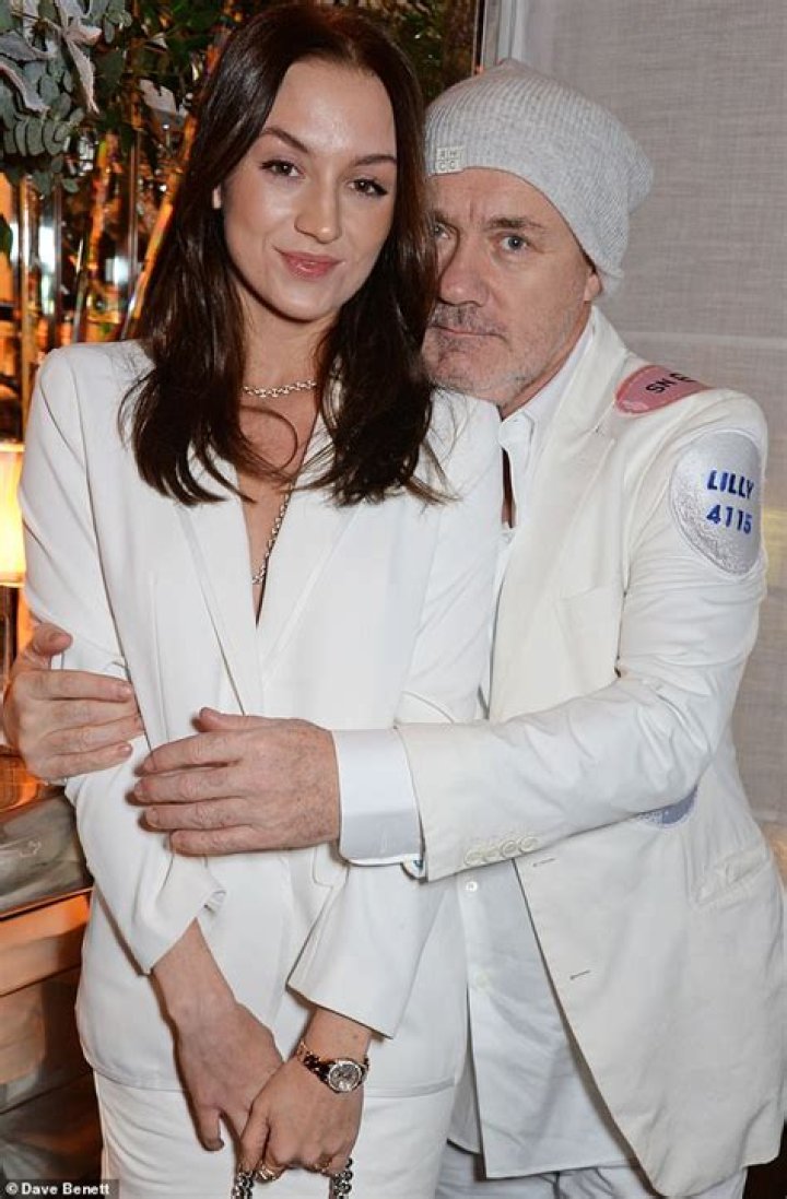 
Who Is Sophie Cannell? Damien Hirst and Girlfriend Express PDA On Instagram 
