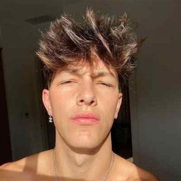 
Who is Tayler Holder? Age, Height, Net Worth, Girlfriend, Biography 