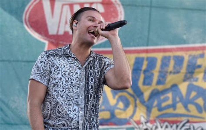 
Who Is Tilian Pearson Wife Amid Assault Allegations? Singer’s Family Life and History Of Domestic Violence 