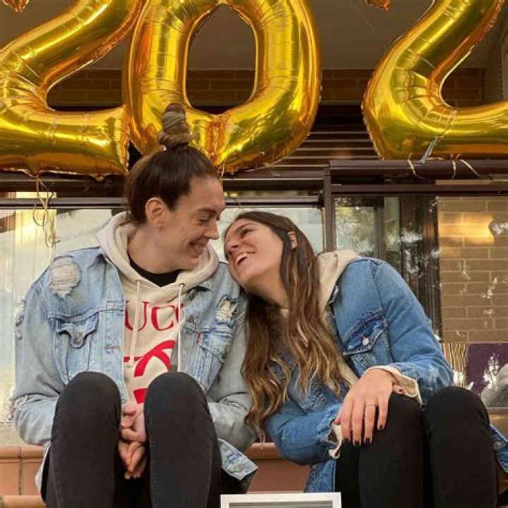 Who married Breanna Stewart? – Celebrity.fm – #1 Official Stars, Business & People Network, Wiki, Success story, Biography & Quotes