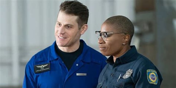 
Who Plays Hen In 911? How Old is Hen In 911? 