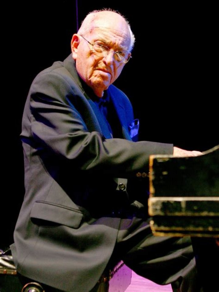 Who was Ralph Sharon, Tony Bennett’s pianist and music director?