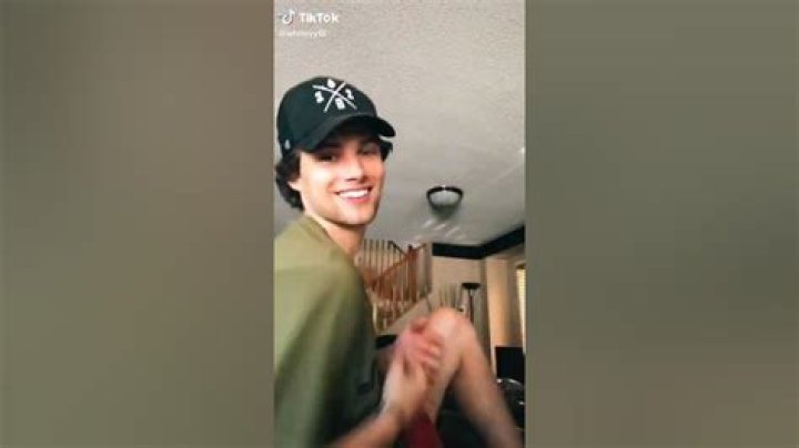 William White-TikTok (TikTok Star) - Umur, Ulang Tahun, Bio, Fakta, Keluarga, Kekayaan Bersih, Tinggi Badan & Lainnya