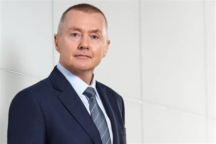 Willie Walsh (Business Executive) - Age, Birthday, Bio, Facts, Family, Net Worth, Height & More