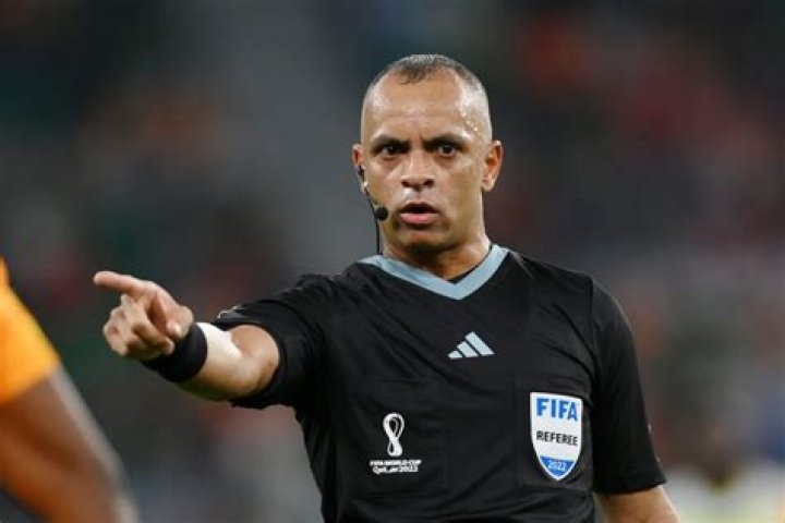 Wilton Sampaio (Referee) Biography, Net Worth, Age, Height, Wife, Family, Stats, Wiki