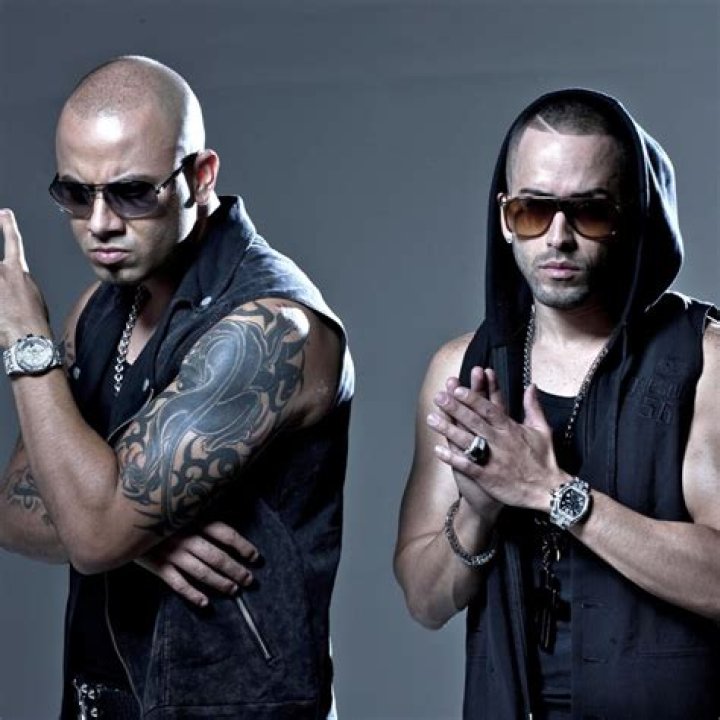 Wisin (Reggaeton Singer) - Age, Birthday, Bio, Facts, Family, Net Worth, Height & More