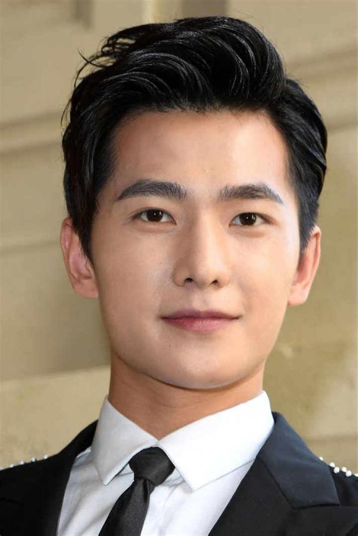 Yang Yang (TV Actor) - Age, Birthday, Bio, Facts, Family, Net Worth, Height & More