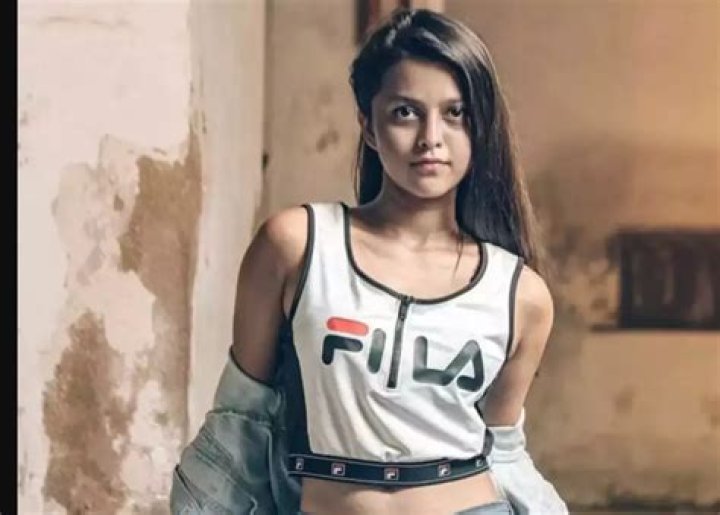 Yohani (Singer) Wiki - Biography, Age, Husband, Family, Net Worth, Songs & More
