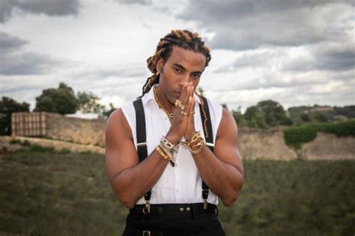 Yotuel Romero (Rapero) - Edad, cumpleaños, biografía, hechos, familia, patrimonio neto, altura y más