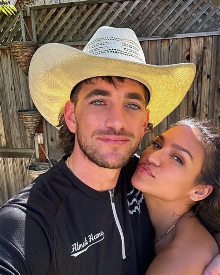 YouTuber Sydnee Goodman Is In A Relationship With Her Husband, Alex Rubens