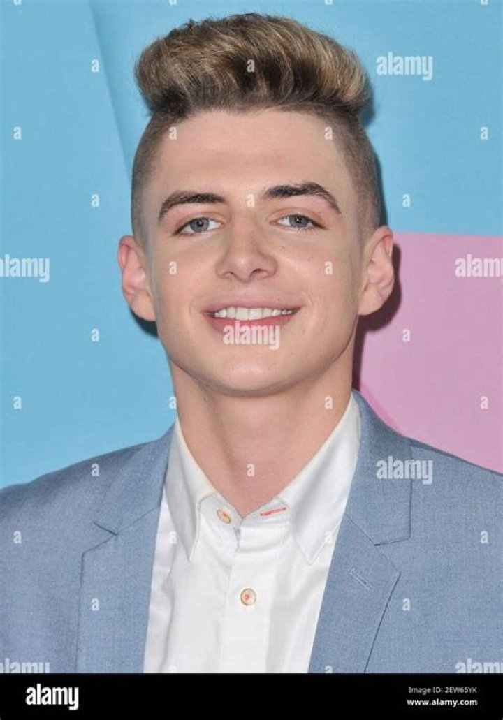 Zach Clayton (Instagram Star) - Age, Birthday, Bio, Facts, Family, Net Worth, Height & More