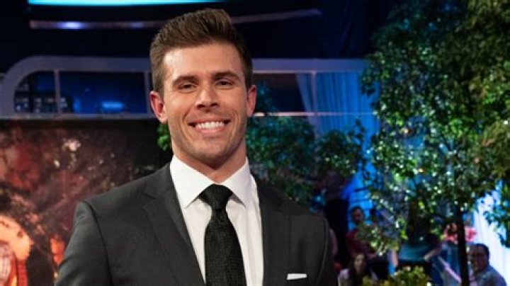 That’s a Whole Lot of Roses! Find Out ‘Bachelor’ Star Zach Shallcross’ Impressive Net Worth