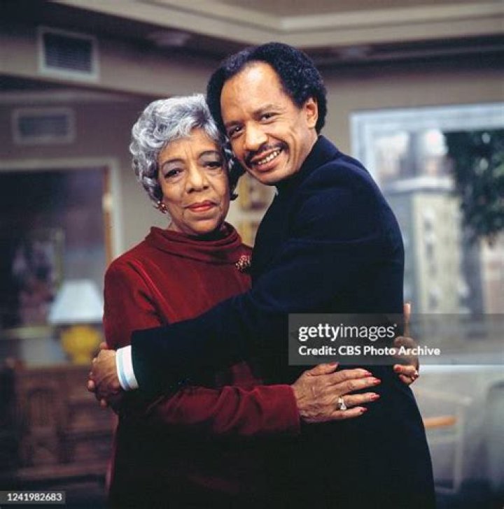 Zara Cully (TV Actress) - Age, Birthday, Bio, Facts, Family, Net Worth, Height & More