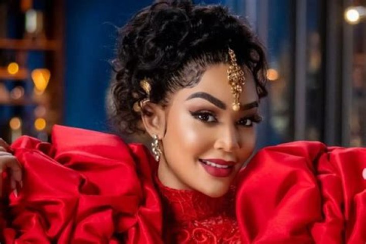 Zari Hassan (Pop Singer) - Age, Birthday, Bio, Facts, Family, Net Worth, Height & More