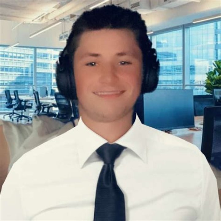 Zho (YouTube Star) - Age, Birthday, Bio, Facts, Family, Net Worth, Height & More