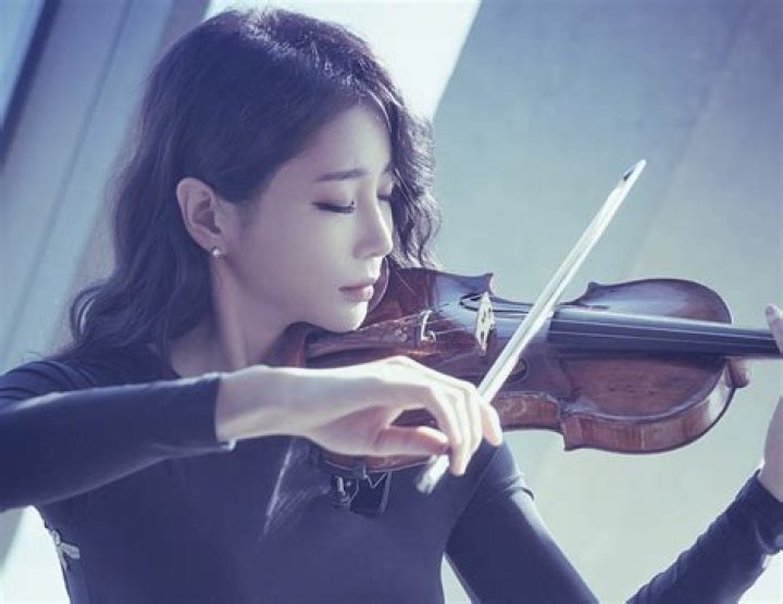 Zia Hyunsu Shin Biography, Age, Height, Husband, Net Worth, Family